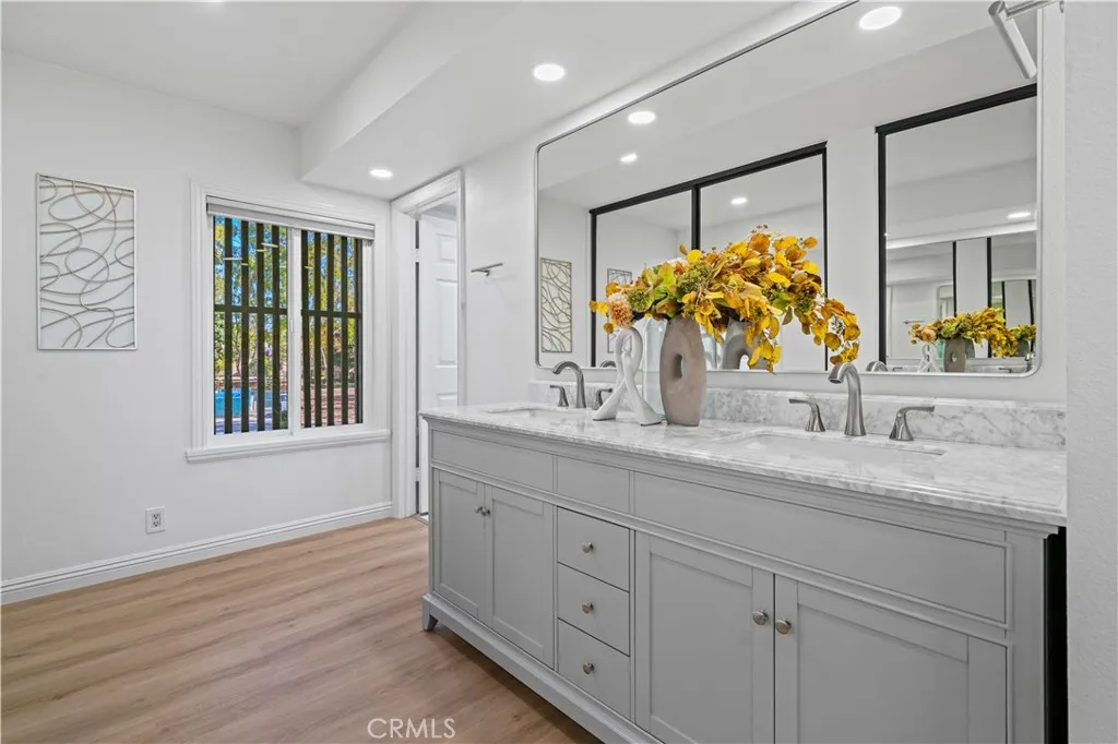 19 Las Brisas, Irvine, California 92612 home-pic-23