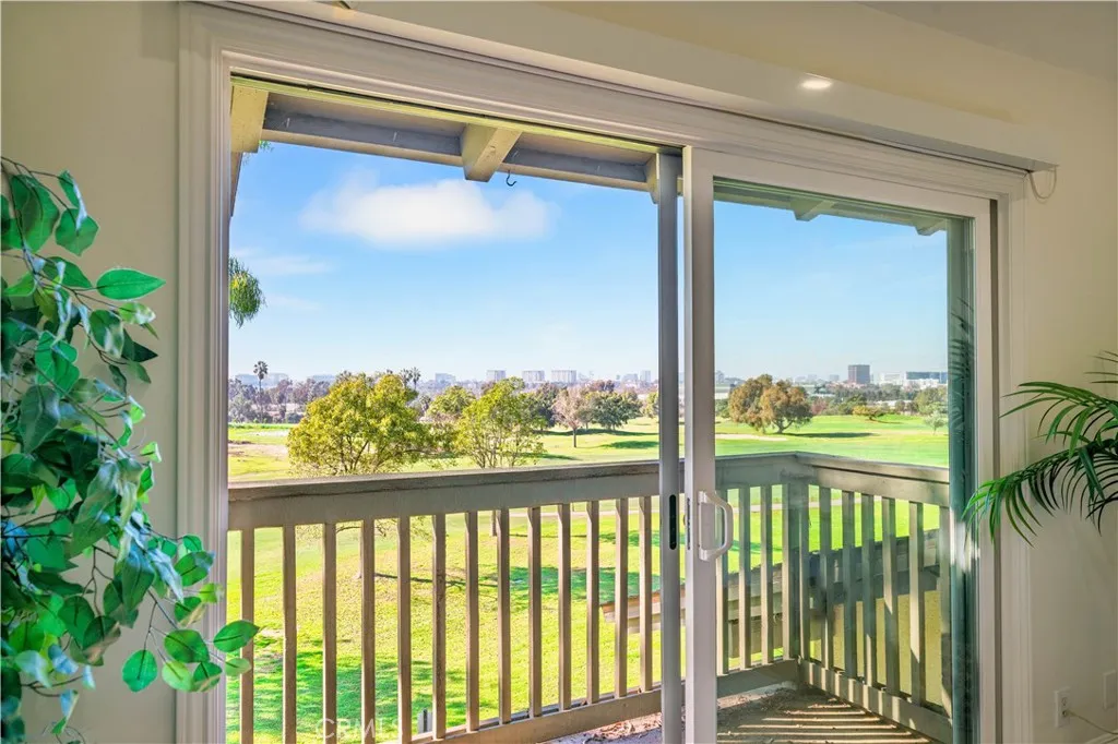 19 Las Brisas, Irvine, California 92612 home-pic-20