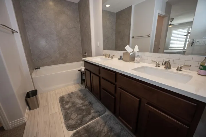 52298 Rosewood by Chris Casas-26
