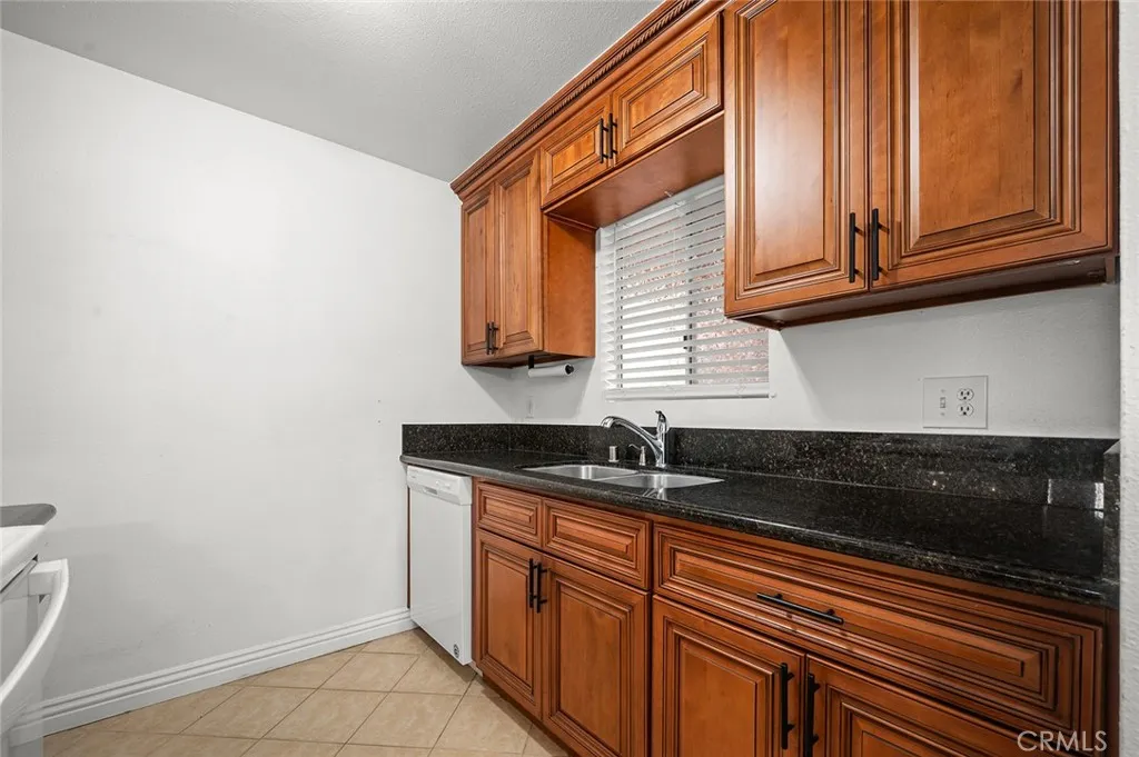 2507 E 15th Street 204, Long Beach, California 90804 home-pic-14