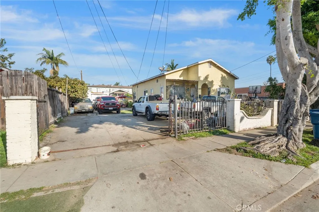 4133 W 101st Street, Inglewood, California 90304 home-pic-3