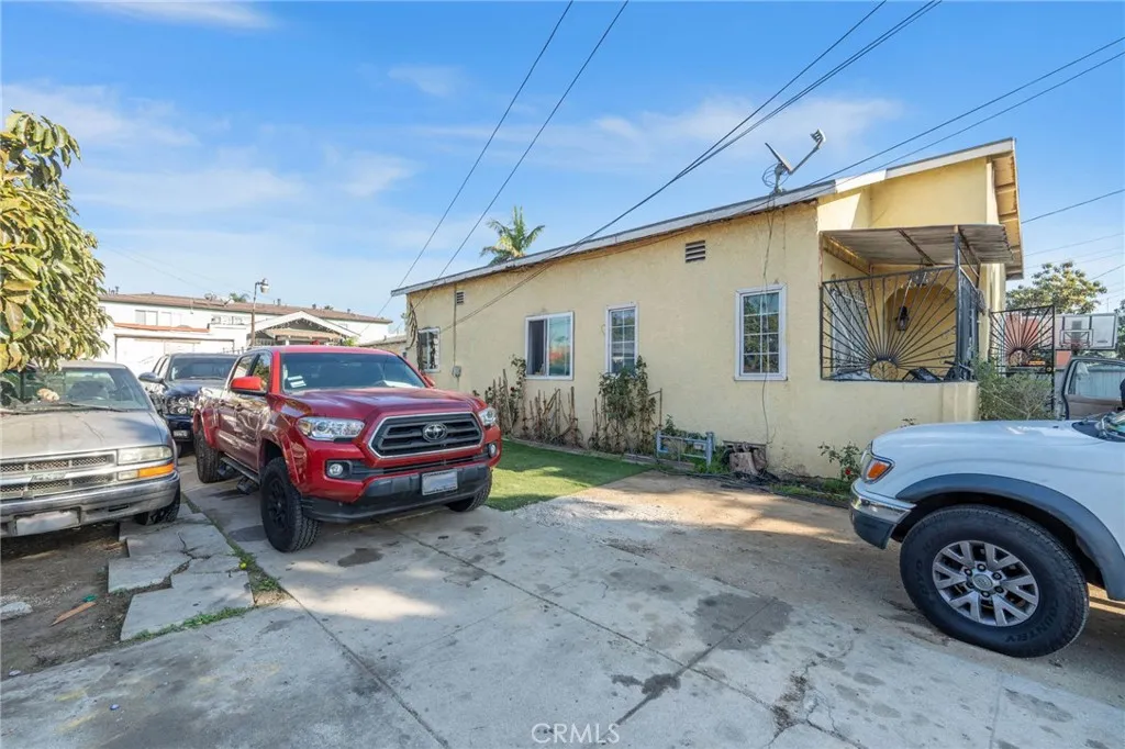 4133 W 101st Street, Inglewood, California 90304 home-pic-4