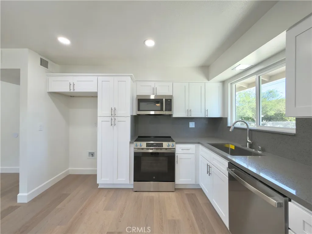 29040 Olympia, Menifee, California 92586 home-pic-9