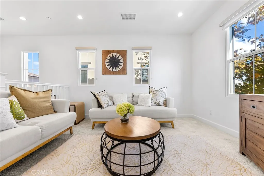 67 Runner, Irvine, California 92620 home-pic-34