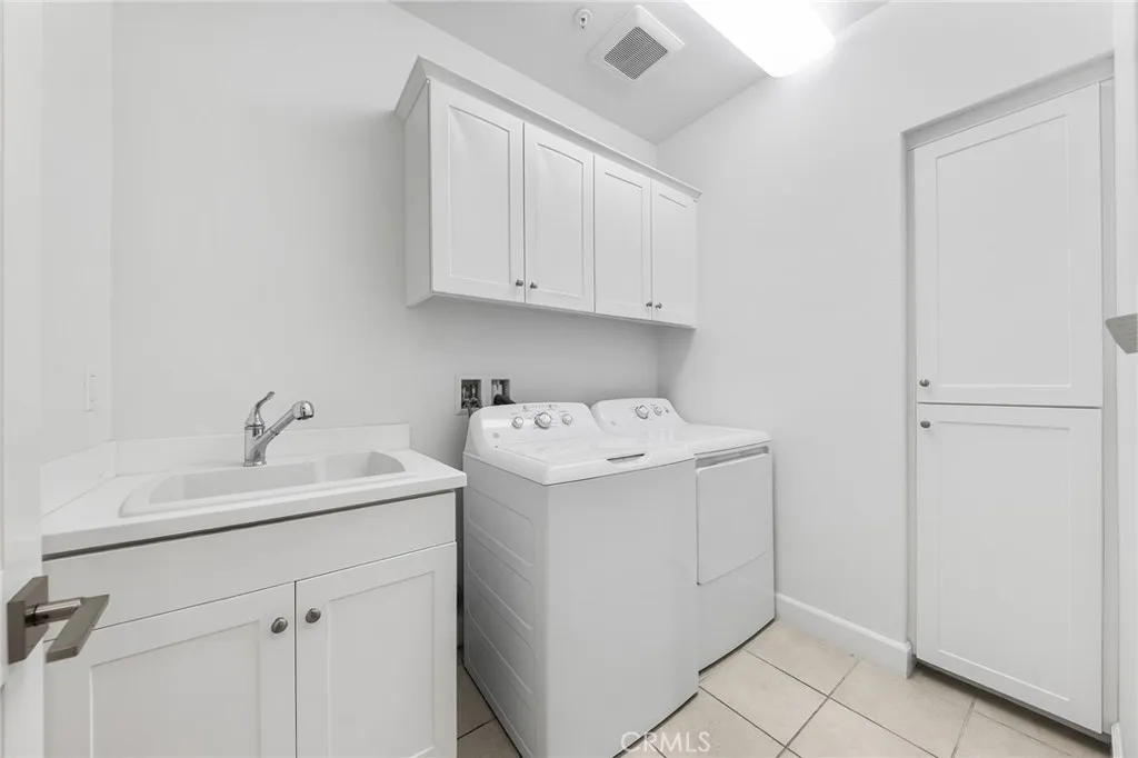 67 Runner, Irvine, California 92620 home-pic-41