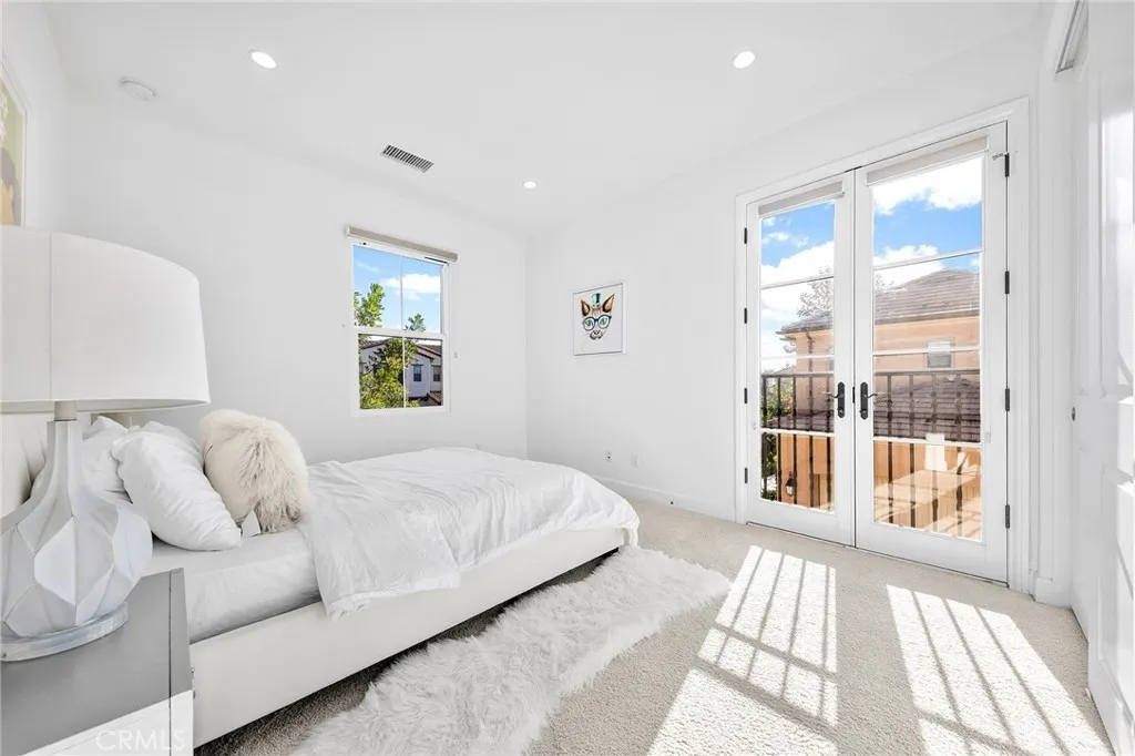 67 Runner, Irvine, California 92620 home-pic-38