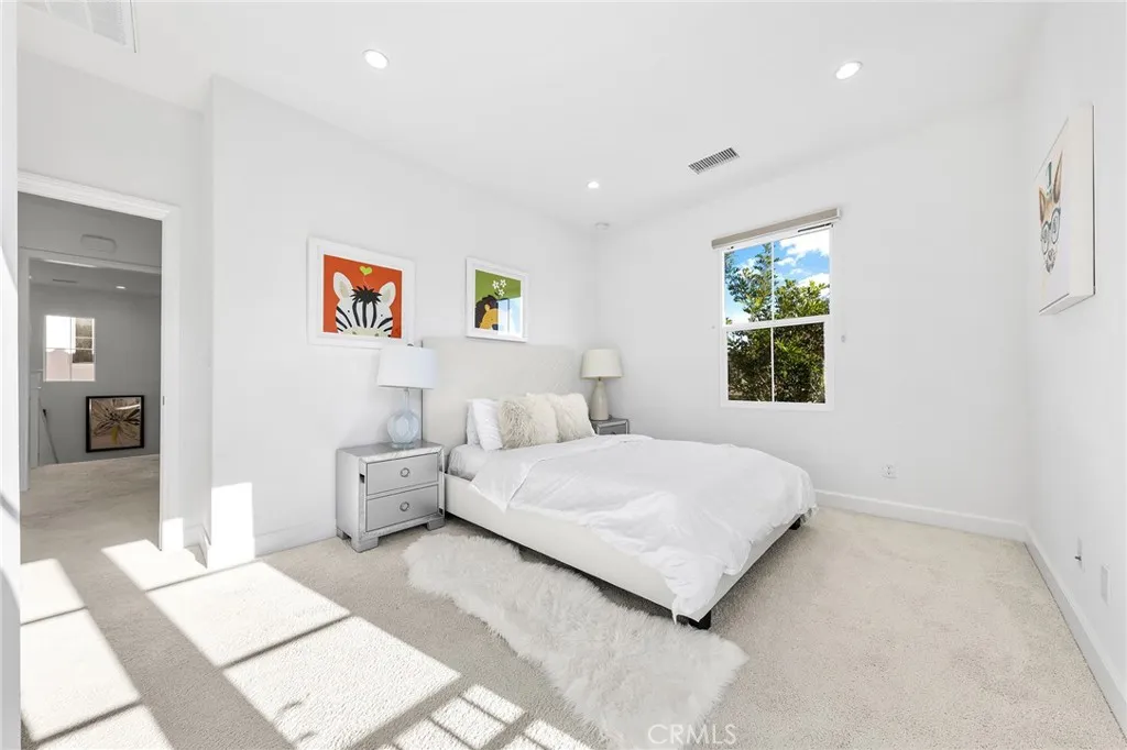67 Runner, Irvine, California 92620 home-pic-39