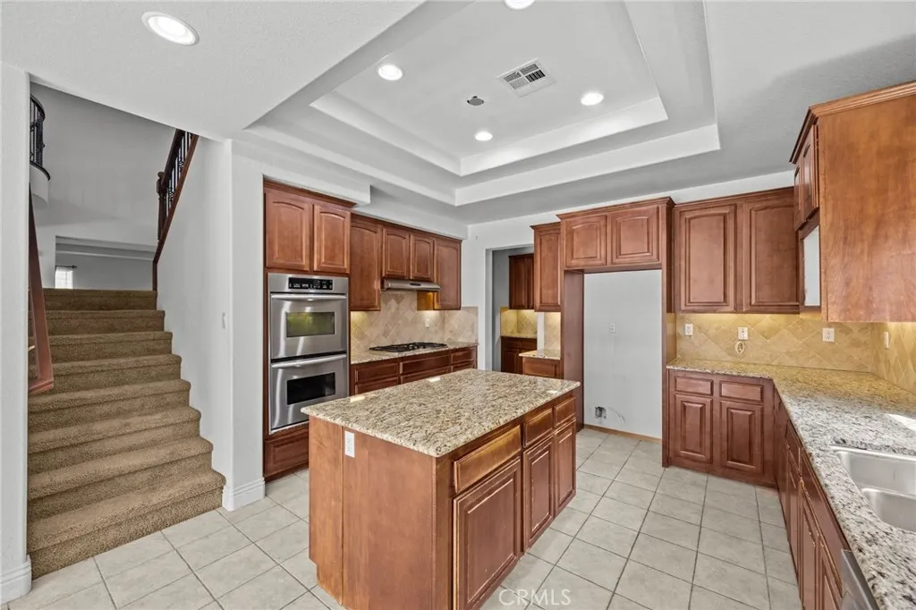 8863 Soothing Court, Corona, California 92883 home-pic-11