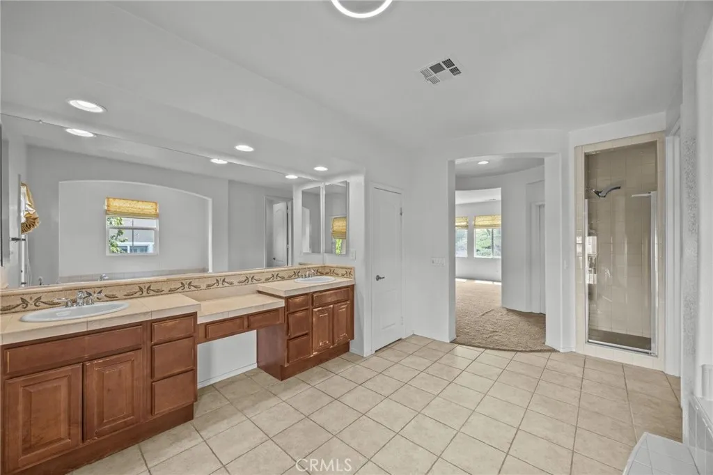 8863 Soothing Court, Corona, California 92883 home-pic-20