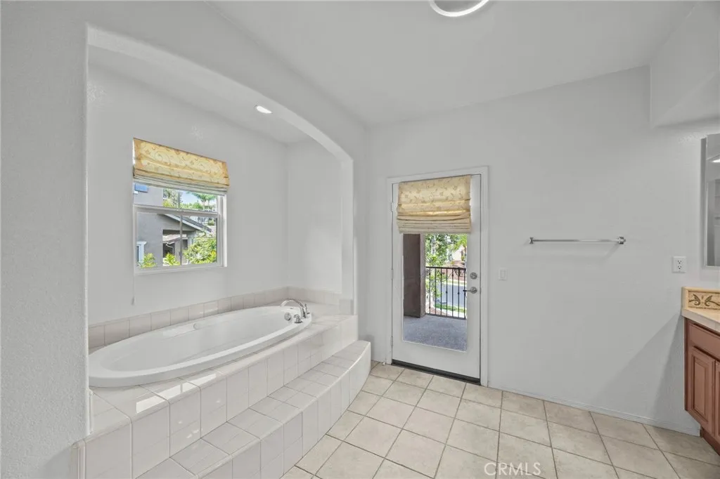 8863 Soothing Court, Corona, California 92883 home-pic-21