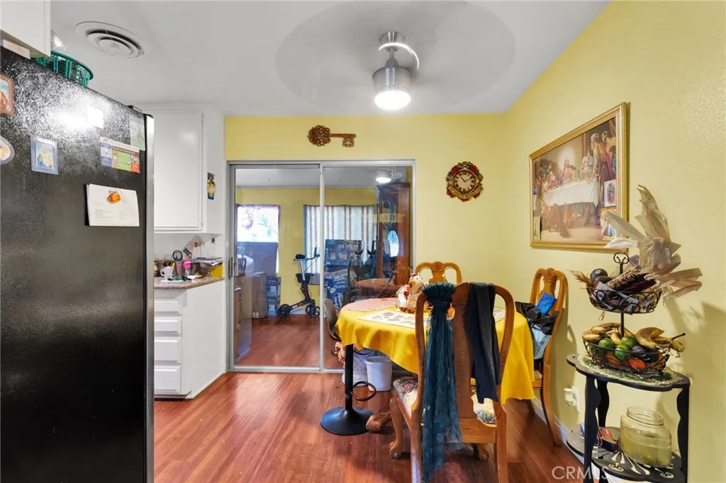 858 Coral, Hemet, California 92543 home-pic-7