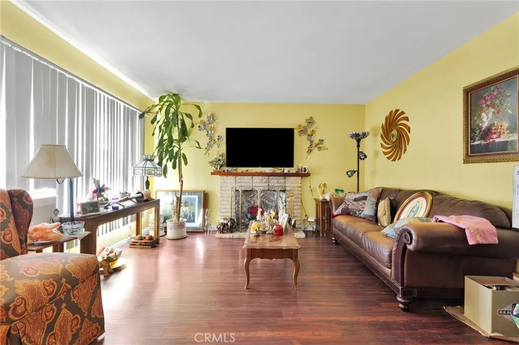 858 Coral, Hemet, California 92543 home-pic-5