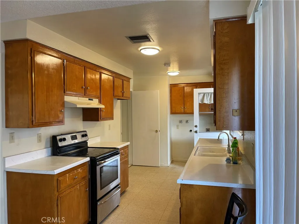 41844 Briarwood Avenue, Hemet, California 92544 home-pic-3