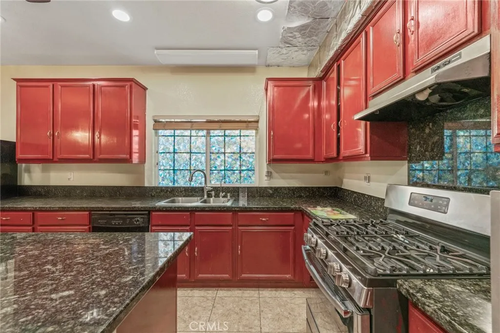 1553 W Ceres, Rialto, California 92376 home-pic-16