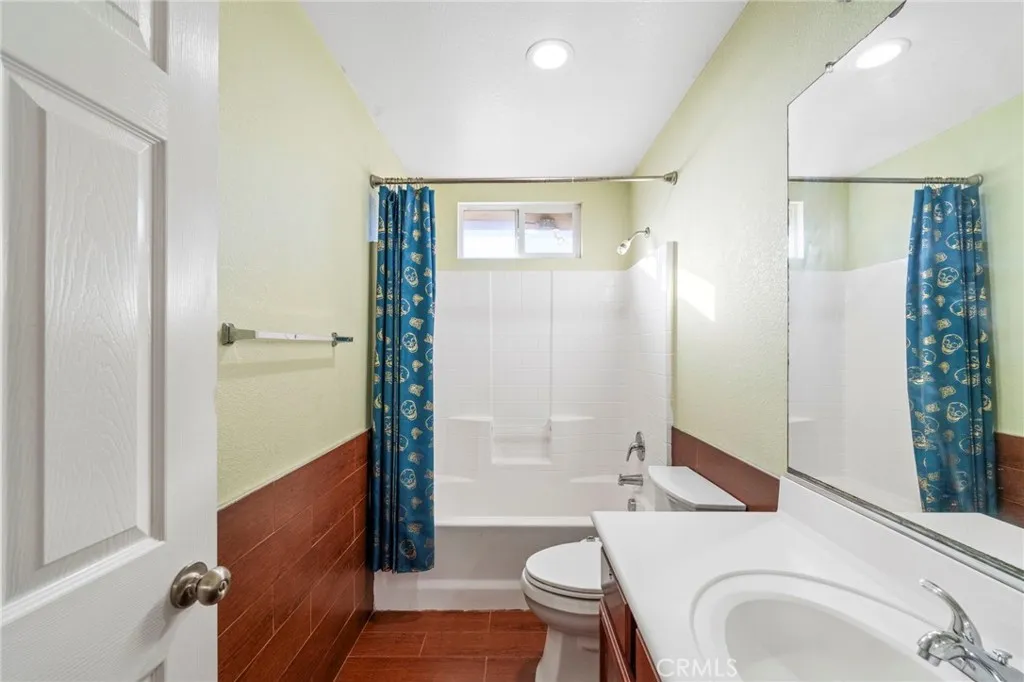 1553 W Ceres, Rialto, California 92376 home-pic-9