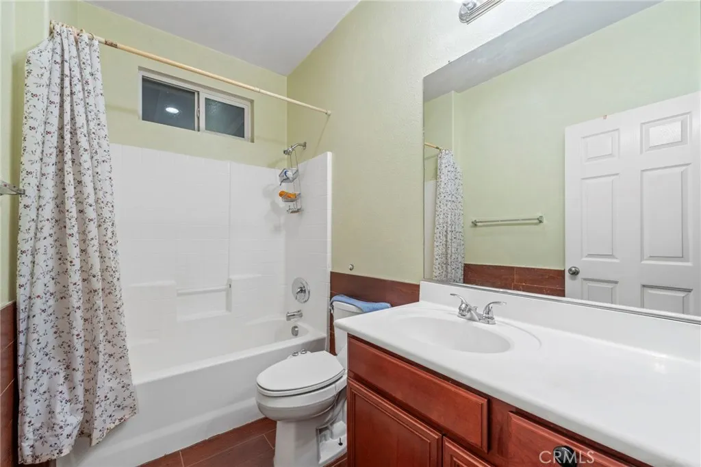 1553 W Ceres, Rialto, California 92376 home-pic-10