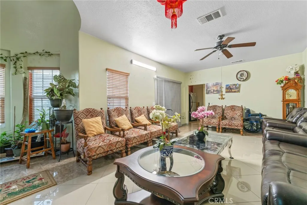1553 W Ceres, Rialto, California 92376 home-pic-3