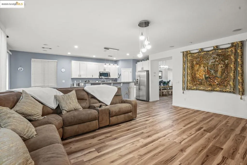 2474 Grant St, Brentwood, California 94513 home-pic-10