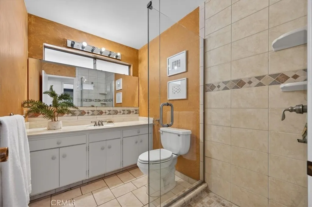 5867 E Club View, Fresno, California 93727 home-pic-47