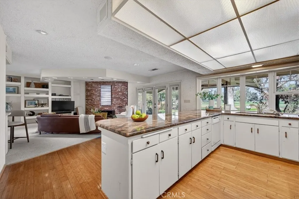 5867 E Club View, Fresno, California 93727 home-pic-22