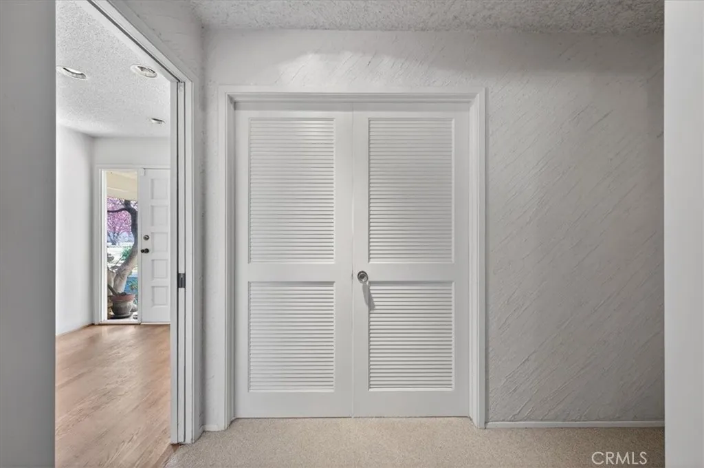 5867 E Club View, Fresno, California 93727 home-pic-32