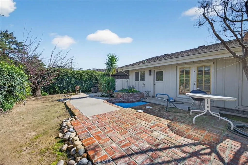 5867 E Club View, Fresno, California 93727 home-pic-51