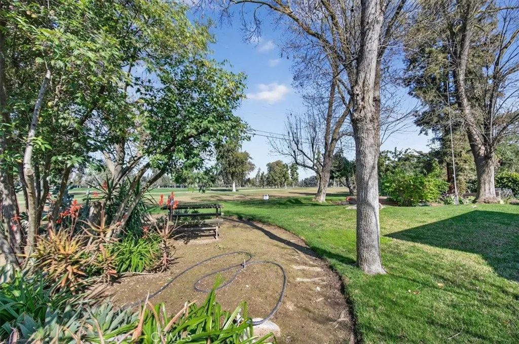 5867 E Club View, Fresno, California 93727 home-pic-55