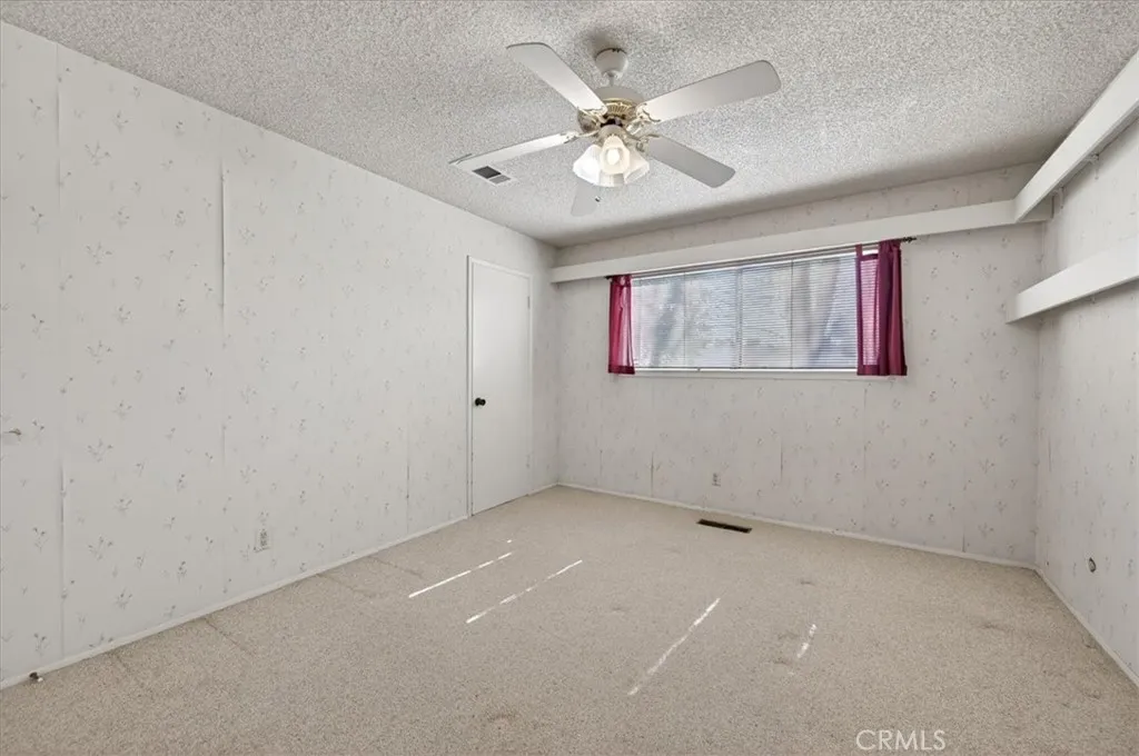 5867 E Club View, Fresno, California 93727 home-pic-38