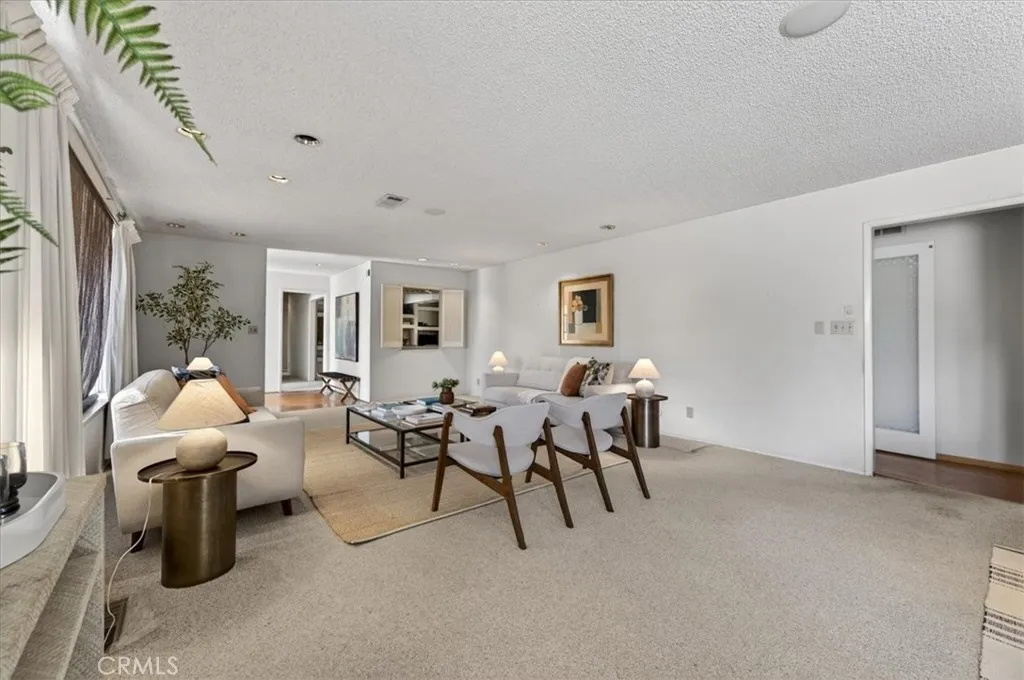 5867 E Club View, Fresno, California 93727 home-pic-12