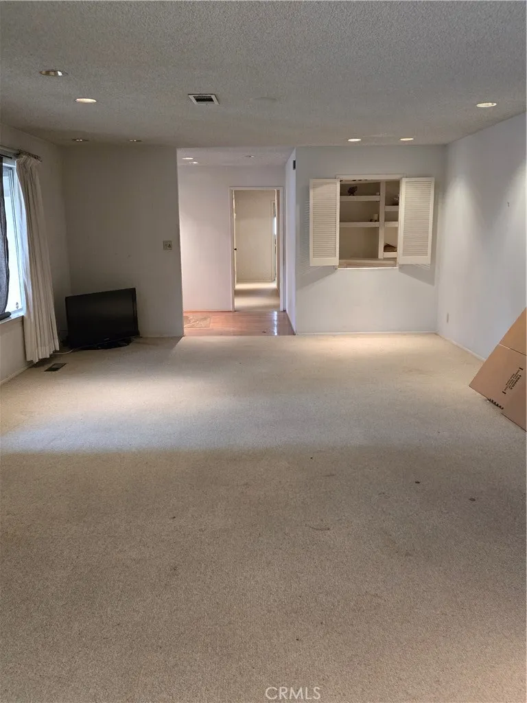 5867 E Club View, Fresno, California 93727 home-pic-10