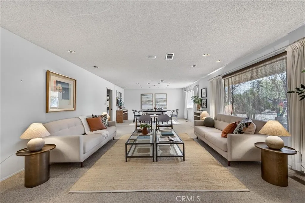 5867 E Club View, Fresno, California 93727 home-pic-7