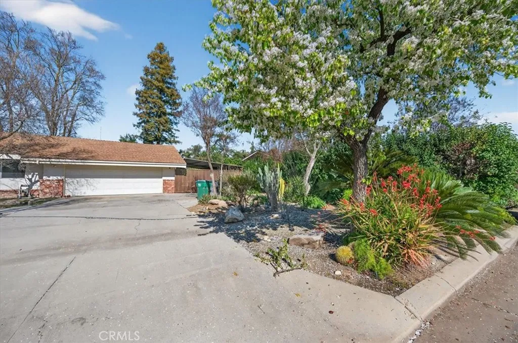 5867 E Club View, Fresno, California 93727 home-pic-71