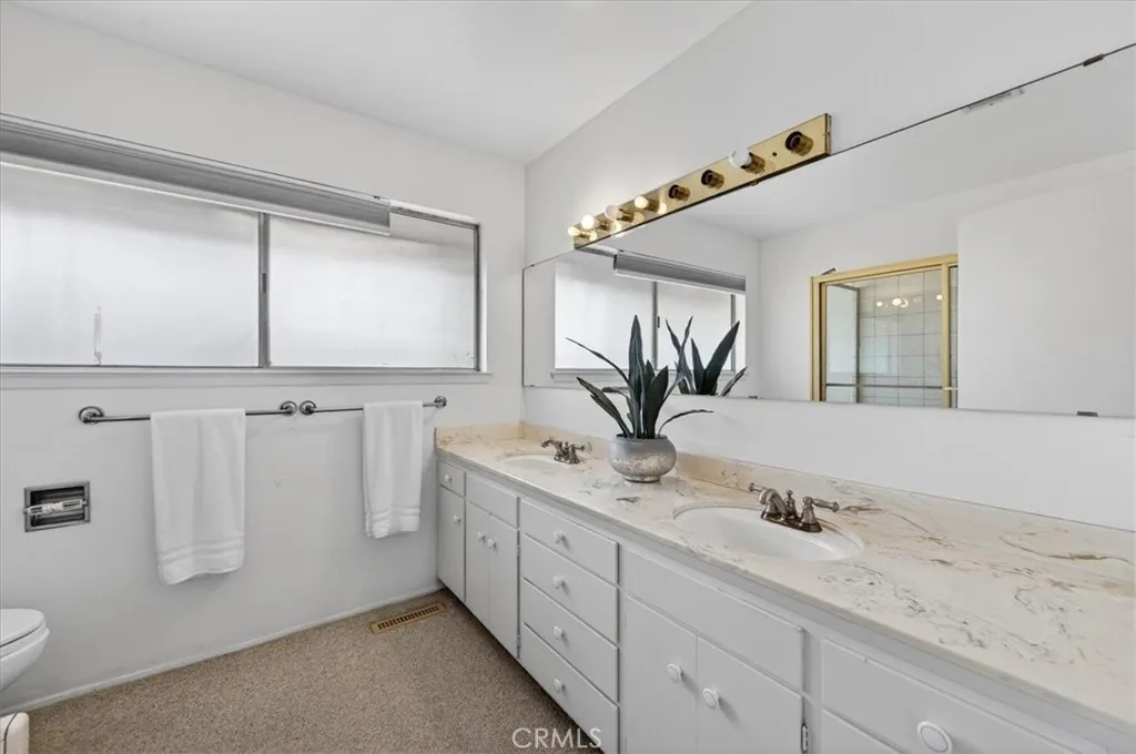 5867 E Club View, Fresno, California 93727 home-pic-40