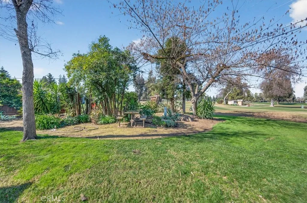 5867 E Club View, Fresno, California 93727 home-pic-60