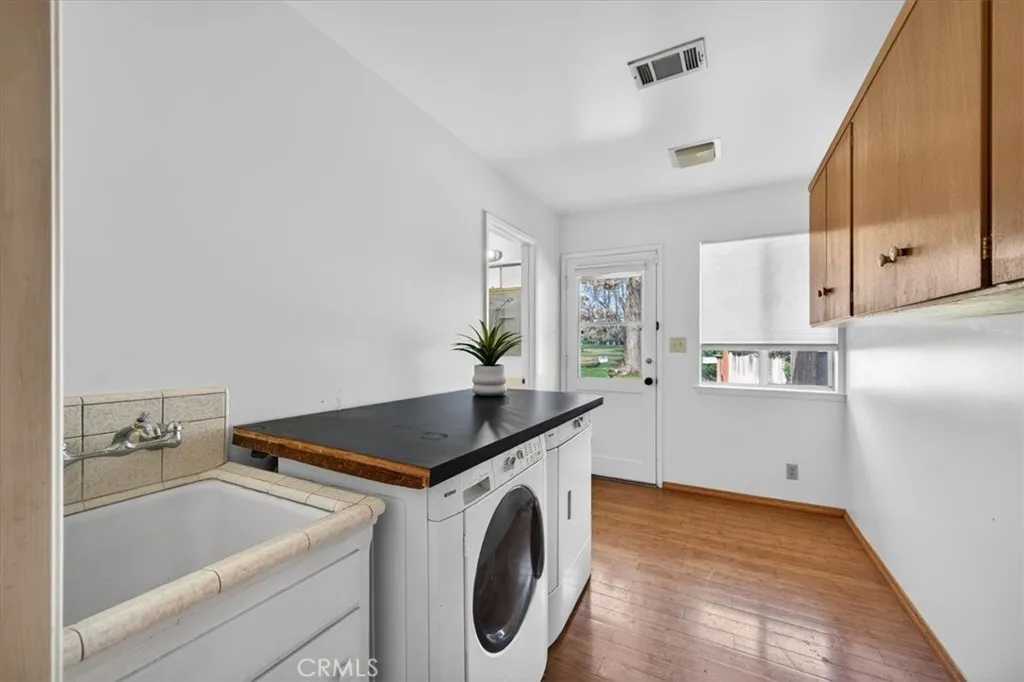 5867 E Club View, Fresno, California 93727 home-pic-25