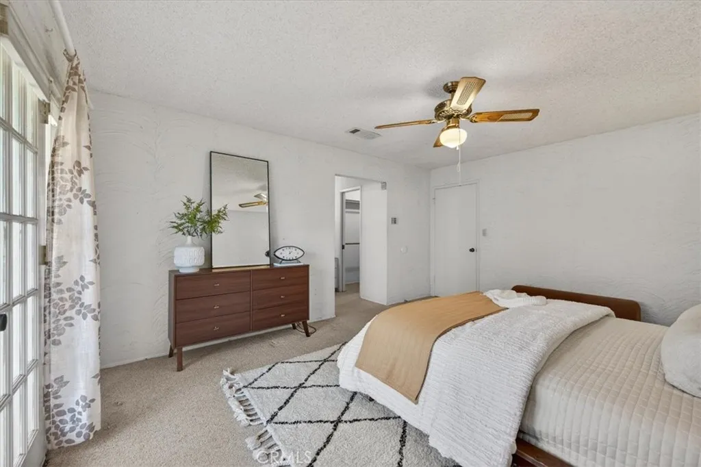5867 E Club View, Fresno, California 93727 home-pic-44
