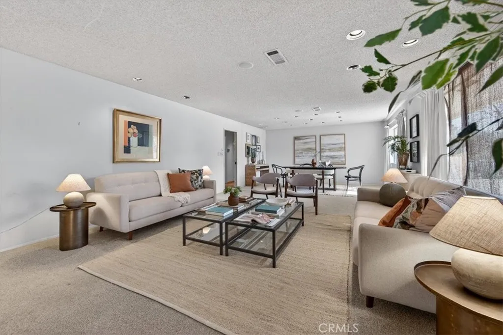 5867 E Club View, Fresno, California 93727 home-pic-9