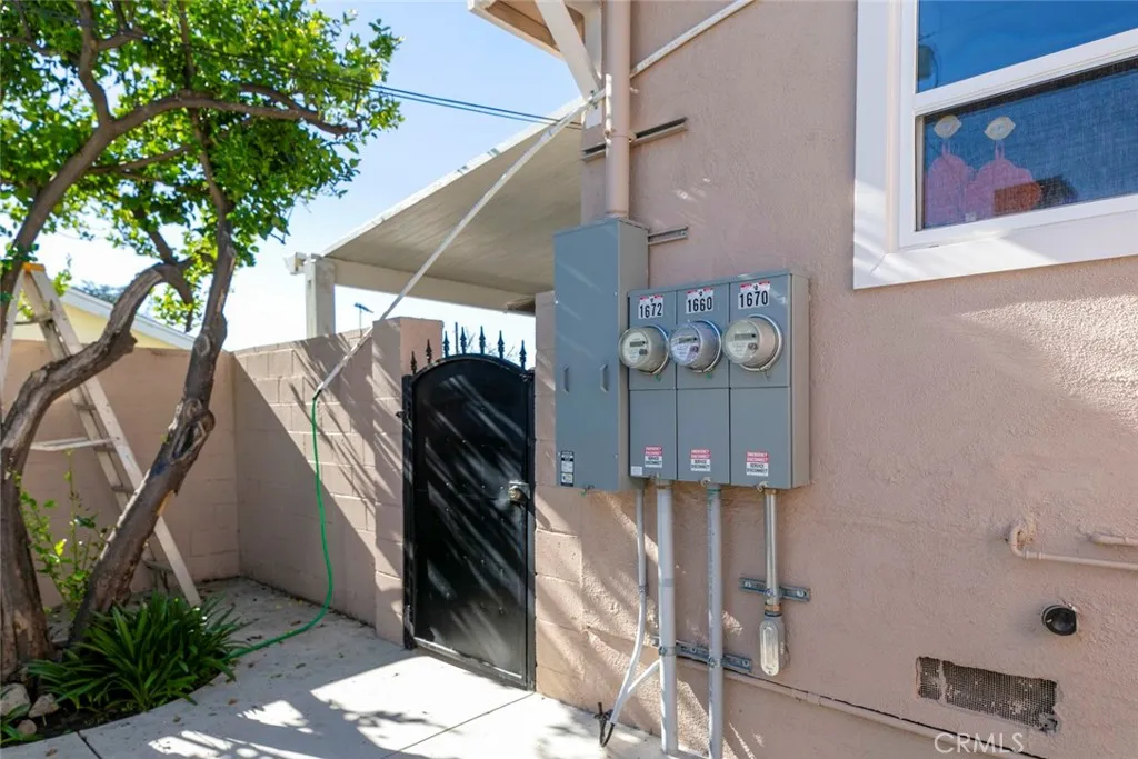 1670 N Oxford Avenue N, Pasadena, California 91104 home-pic-18
