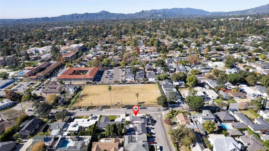 1670 N Oxford Avenue N, Pasadena, California 91104 home-pic-14
