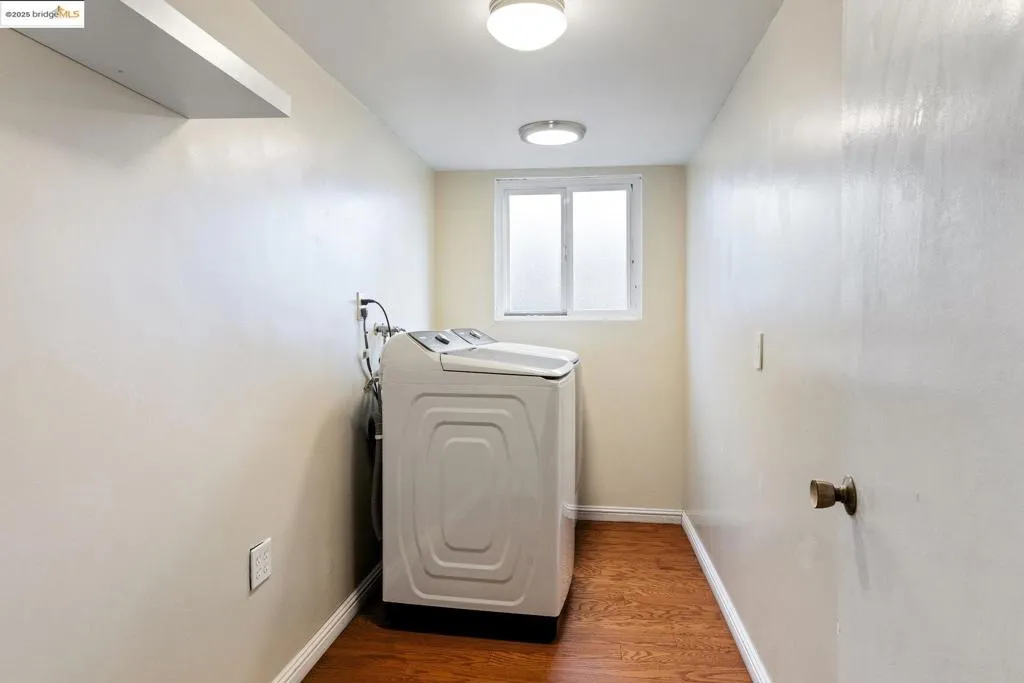 8071 Phaeton, Oakland, California 94605 home-pic-16