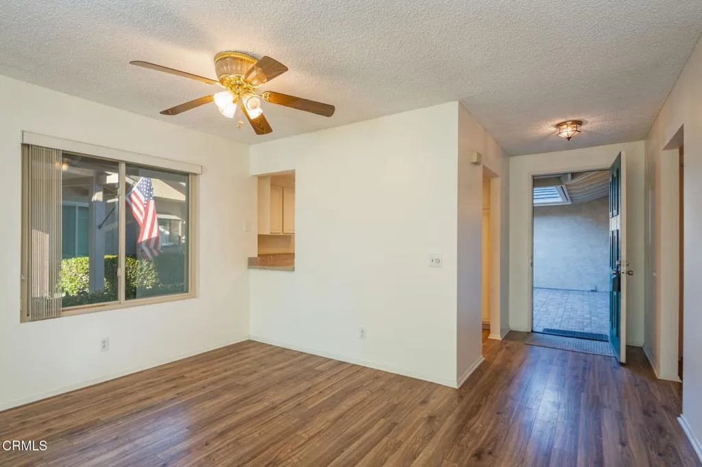 883 Murdoch Lane, Ventura, California 93003 home-pic-3