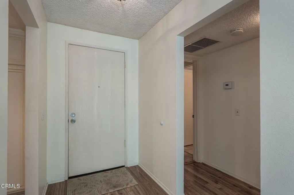 883 Murdoch Lane, Ventura, California 93003 home-pic-5