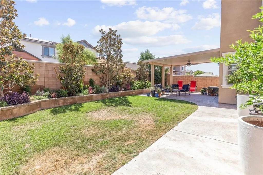 5327 La Bodega, Fontana, California 92336 home-pic-23