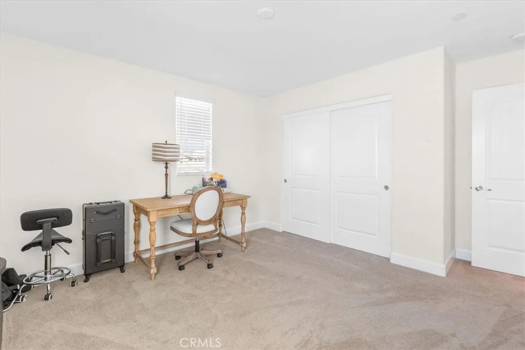 5327 La Bodega, Fontana, California 92336 home-pic-16