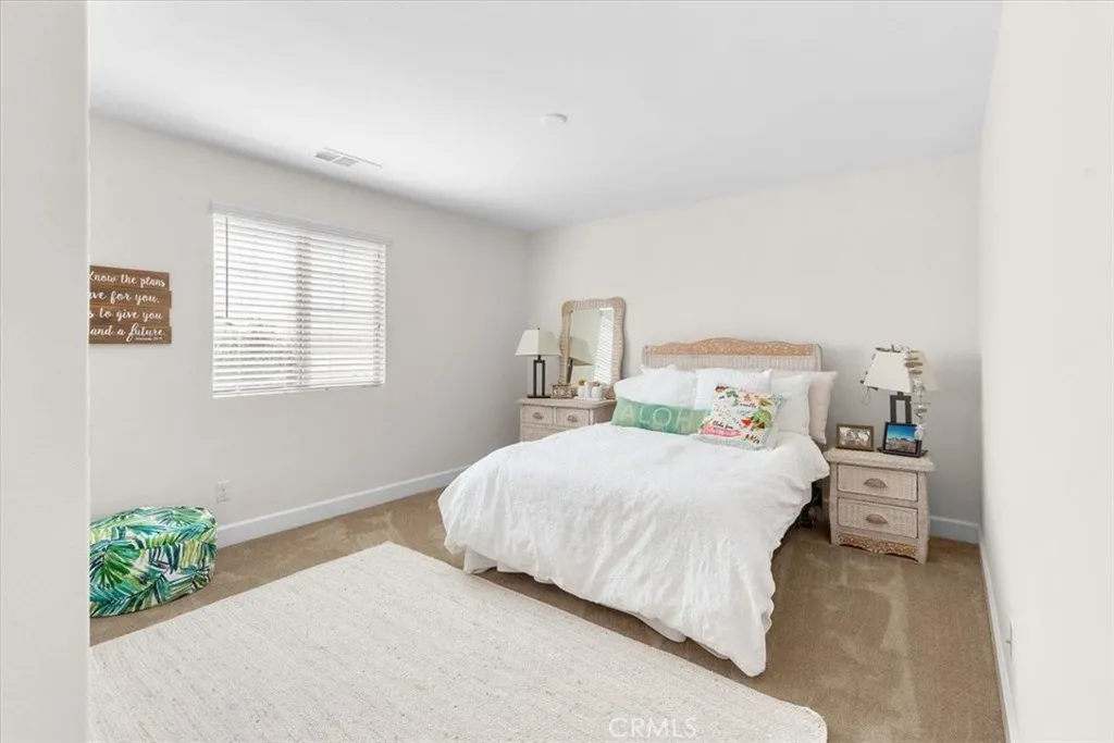 5327 La Bodega, Fontana, California 92336 home-pic-15