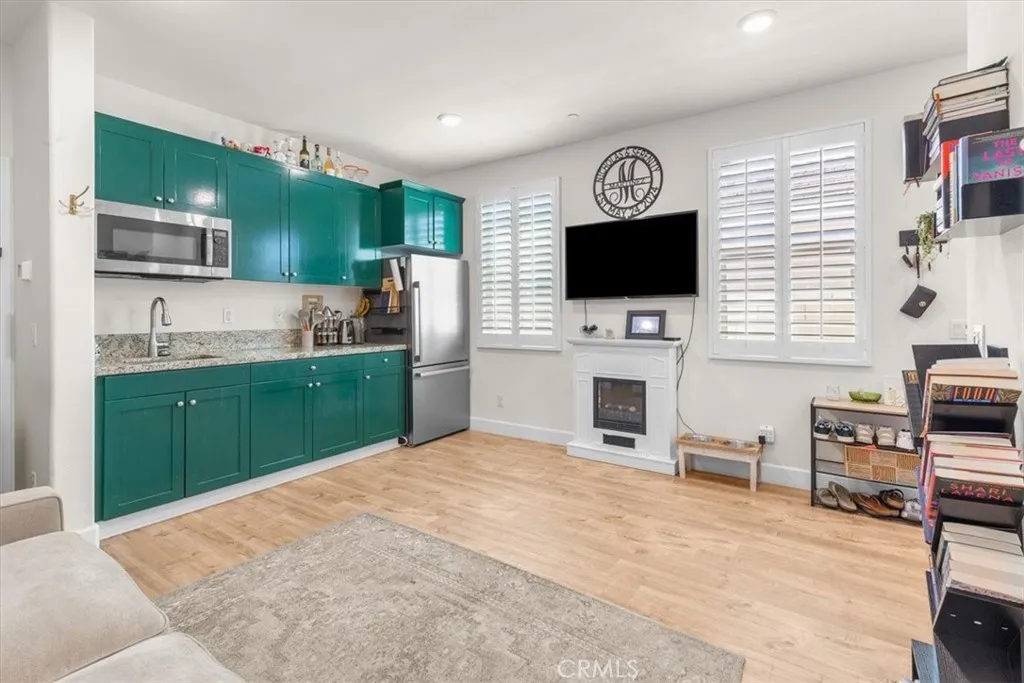 5327 La Bodega, Fontana, California 92336 home-pic-19