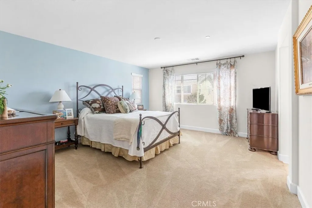 5327 La Bodega, Fontana, California 92336 home-pic-12