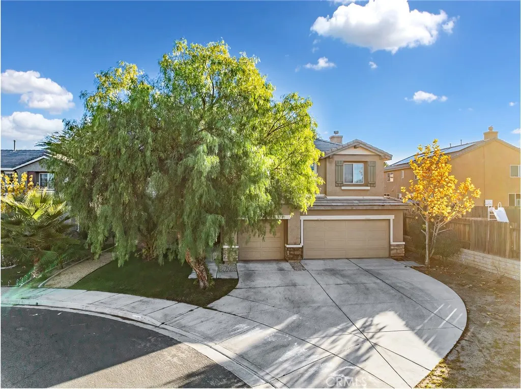 13802 Goldfinch Court, Victorville, California 92394 home-pic-0