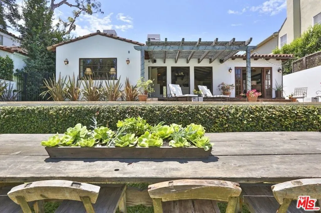 12323 23rd Helena Drive, Los Angeles, California 90049 home-pic-12