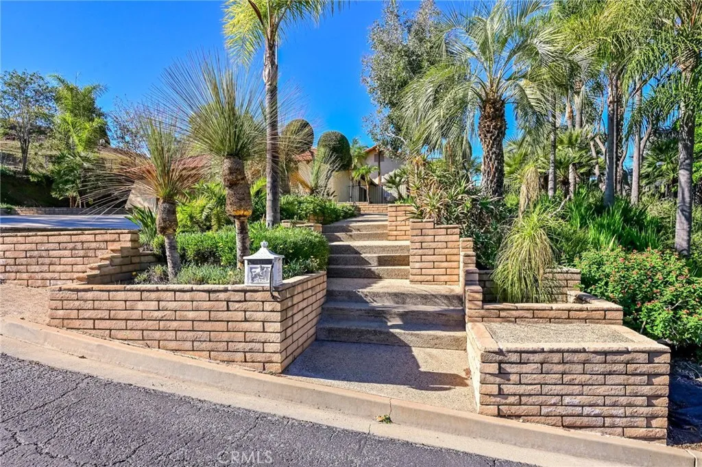 14531 Viewcrest Drive, Riverside, California 92504 home-pic-37